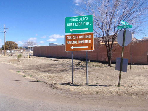 Riding northward, all of the trail signs are good.